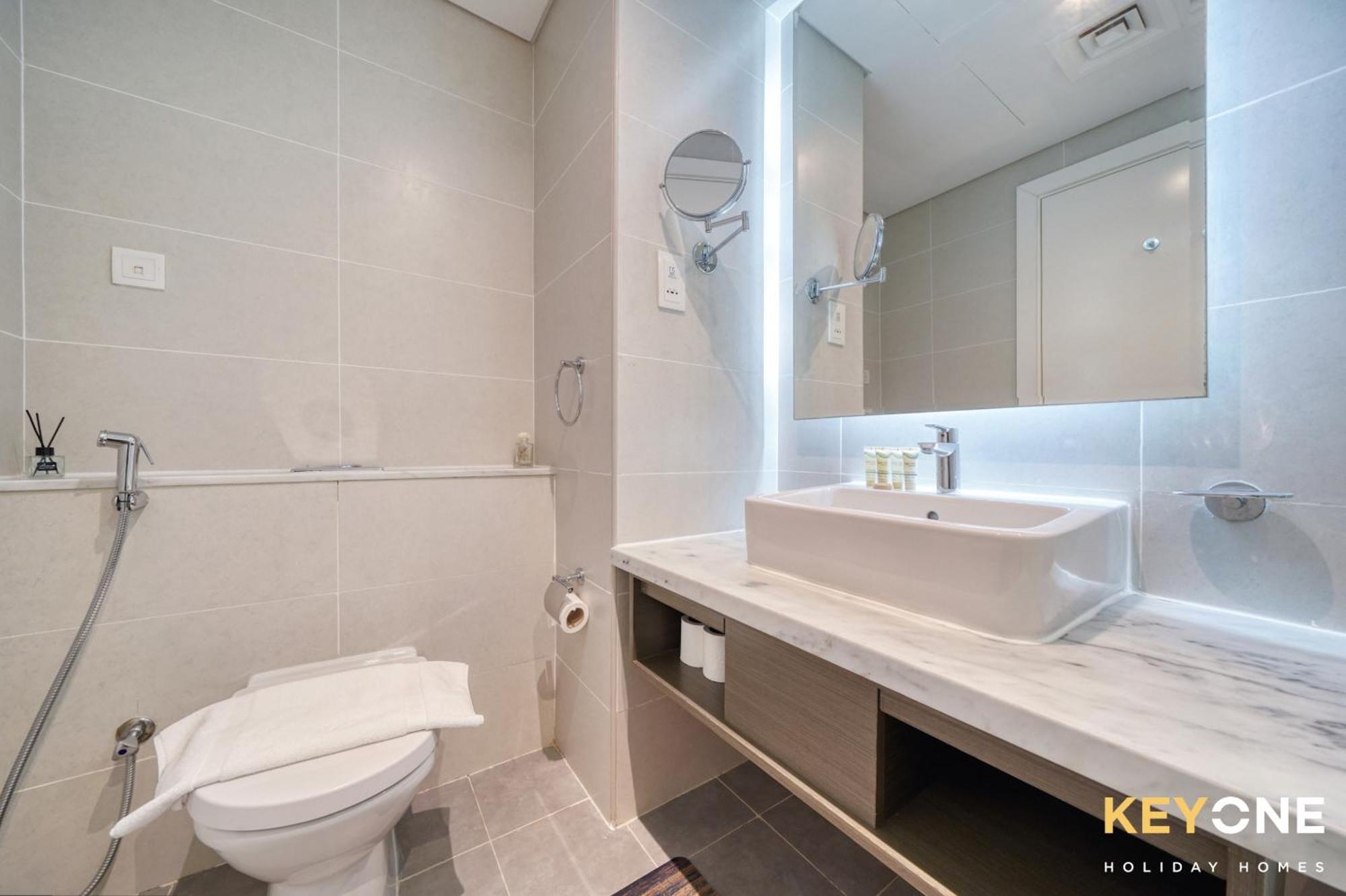 Sleek Studio In Prive With Stunning Canal View 迪拜 外观 照片